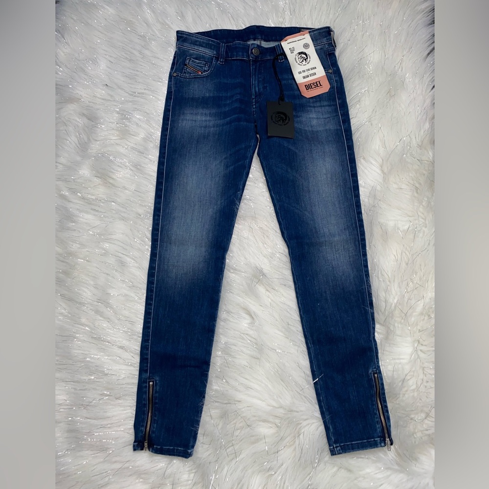 ❌SOLD❌ 💙SLANDY LOW ZIP SUPER SKINNY LOW WAIST DIESEL JEANS💙